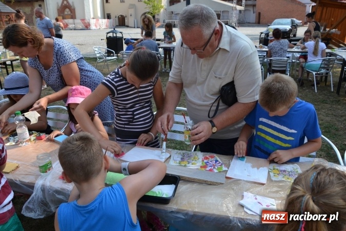 Zdjęcie w galerii na portalu naszraciborz.pl: Zajęcia z decoupage zakończyły Letnią Akcję Zamkowe Zuchy 2015 wiadomości z regionu