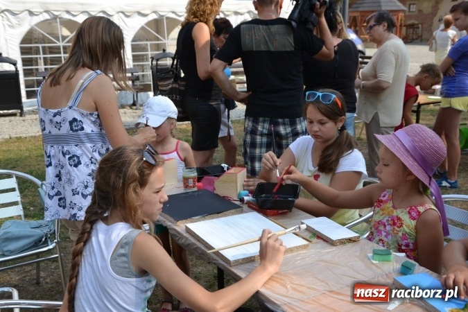 Zdjęcie w galerii na portalu naszraciborz.pl: Zajęcia z decoupage zakończyły Letnią Akcję Zamkowe Zuchy 2015 wiadomości z regionu