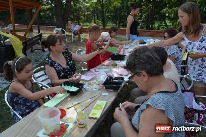 Zdjęcie w galerii na portalu naszraciborz.pl: Zajęcia z decoupage zakończyły Letnią Akcję Zamkowe Zuchy 2015 wiadomości z regionu