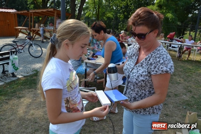 Zdjęcie w galerii na portalu naszraciborz.pl: Zajęcia z decoupage zakończyły Letnią Akcję Zamkowe Zuchy 2015 wiadomości z regionu