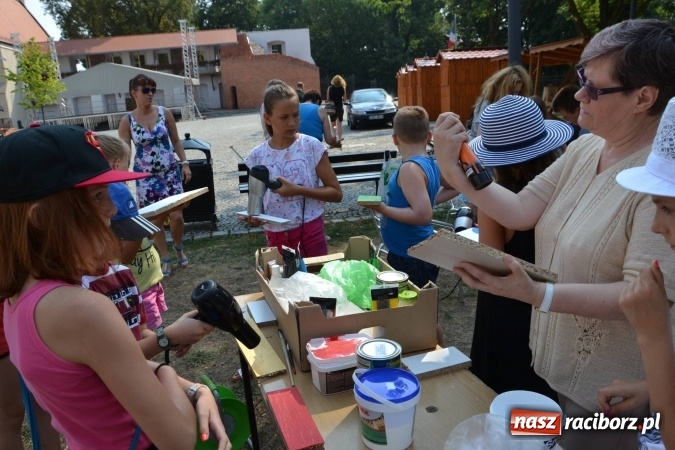 Zdjęcie w galerii na portalu naszraciborz.pl: Zajęcia z decoupage zakończyły Letnią Akcję Zamkowe Zuchy 2015 wiadomości z regionu