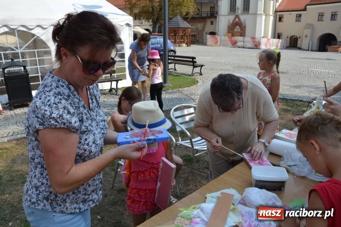 Zdjęcie w galerii na portalu naszraciborz.pl: Zajęcia z decoupage zakończyły Letnią Akcję Zamkowe Zuchy 2015 wiadomości z regionu