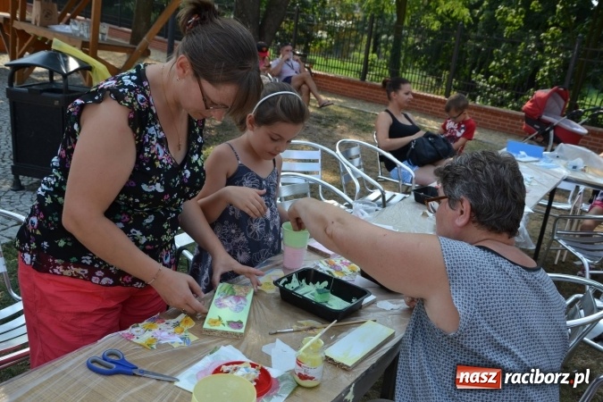 Zdjęcie w galerii na portalu naszraciborz.pl: Zajęcia z decoupage zakończyły Letnią Akcję Zamkowe Zuchy 2015 wiadomości z regionu