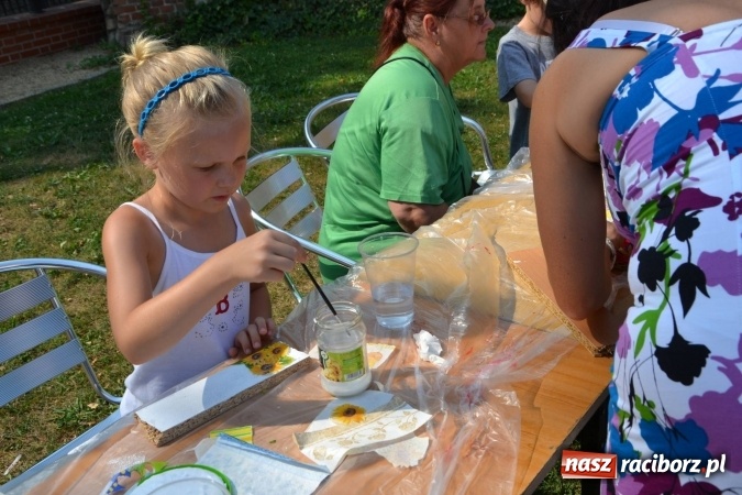 Zdjęcie w galerii na portalu naszraciborz.pl: Zajęcia z decoupage zakończyły Letnią Akcję Zamkowe Zuchy 2015 wiadomości z regionu