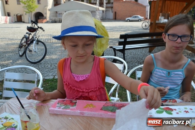 Zdjęcie w galerii na portalu naszraciborz.pl: Zajęcia z decoupage zakończyły Letnią Akcję Zamkowe Zuchy 2015 wiadomości z regionu