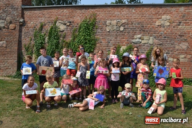 Zdjęcie w galerii na portalu naszraciborz.pl: Zajęcia z decoupage zakończyły Letnią Akcję Zamkowe Zuchy 2015 wiadomości z regionu