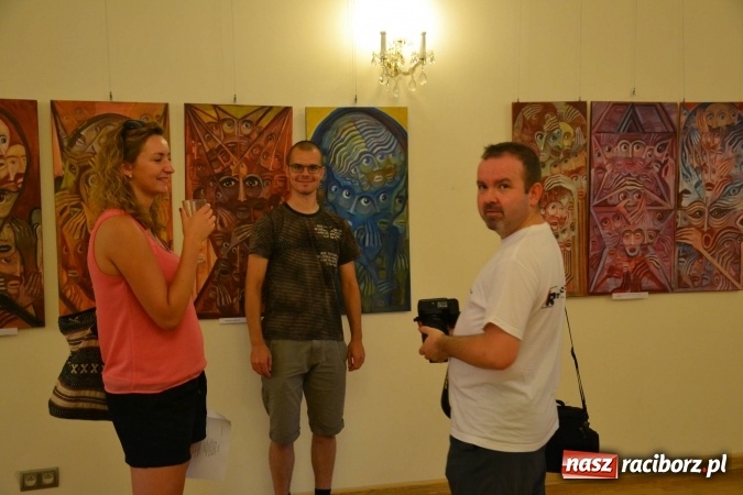 Zdjęcie w galerii na portalu naszraciborz.pl: Wakacje z duchami - wernisaż malarstwa Pauliny Knyziak-Niezgodzkiej na zamku  wiadomości z regionu