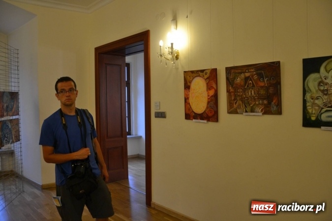 Zdjęcie w galerii na portalu naszraciborz.pl: Wakacje z duchami - wernisaż malarstwa Pauliny Knyziak-Niezgodzkiej na zamku  wiadomości z regionu