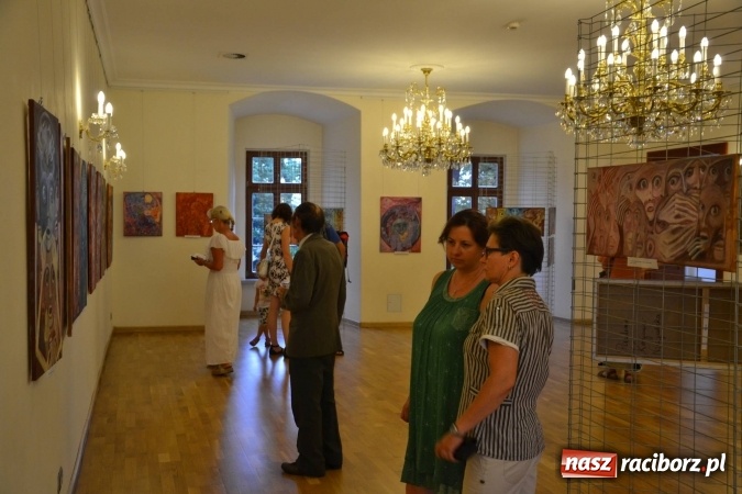 Zdjęcie w galerii na portalu naszraciborz.pl: Wakacje z duchami - wernisaż malarstwa Pauliny Knyziak-Niezgodzkiej na zamku  wiadomości z regionu