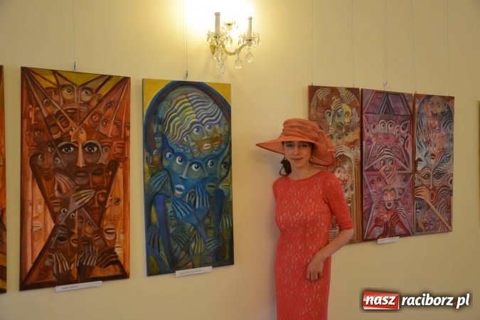 Zdjęcie w galerii na portalu naszraciborz.pl: Wakacje z duchami - wernisaż malarstwa Pauliny Knyziak-Niezgodzkiej na zamku  wiadomości z regionu