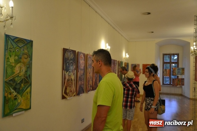 Zdjęcie w galerii na portalu naszraciborz.pl: Wakacje z duchami - wernisaż malarstwa Pauliny Knyziak-Niezgodzkiej na zamku  wiadomości z regionu