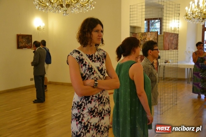 Zdjęcie w galerii na portalu naszraciborz.pl: Wakacje z duchami - wernisaż malarstwa Pauliny Knyziak-Niezgodzkiej na zamku  wiadomości z regionu