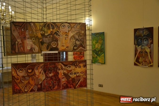 Zdjęcie w galerii na portalu naszraciborz.pl: Wakacje z duchami - wernisaż malarstwa Pauliny Knyziak-Niezgodzkiej na zamku  wiadomości z regionu