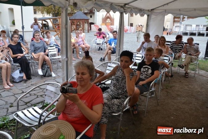 Zdjęcie w galerii na portalu naszraciborz.pl: Wokaliści z Kuźni Raciborskiej wystąpili na Zamku Piastowskim wiadomości z regionu