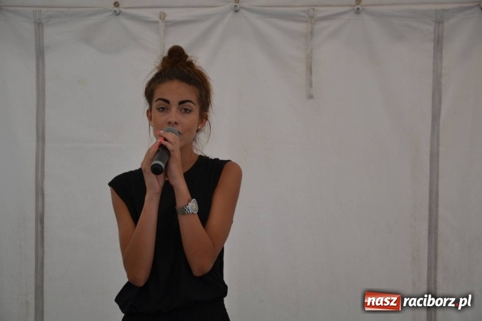 Zdjęcie w galerii na portalu naszraciborz.pl: Wokaliści z Kuźni Raciborskiej wystąpili na Zamku Piastowskim wiadomości z regionu