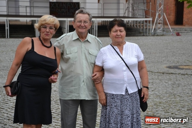 Zdjęcie w galerii na portalu naszraciborz.pl: Wokaliści z Kuźni Raciborskiej wystąpili na Zamku Piastowskim wiadomości z regionu