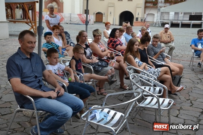 Zdjęcie w galerii na portalu naszraciborz.pl: Wokaliści z Kuźni Raciborskiej wystąpili na Zamku Piastowskim wiadomości z regionu