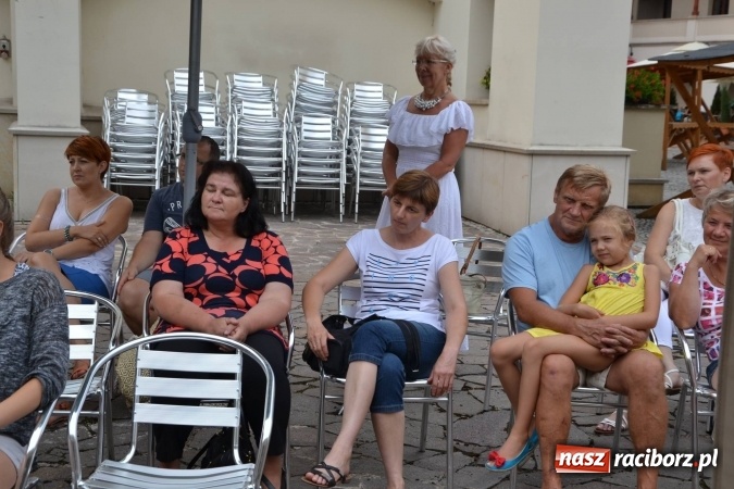 Zdjęcie w galerii na portalu naszraciborz.pl: Wokaliści z Kuźni Raciborskiej wystąpili na Zamku Piastowskim wiadomości z regionu