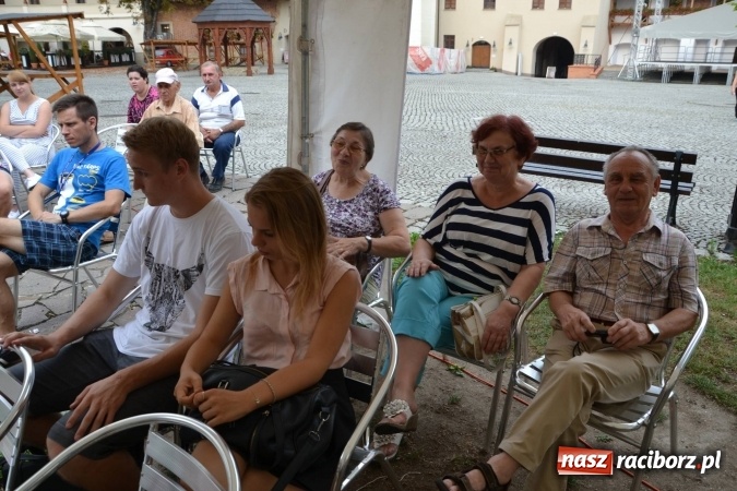 Zdjęcie w galerii na portalu naszraciborz.pl: Wokaliści z Kuźni Raciborskiej wystąpili na Zamku Piastowskim wiadomości z regionu