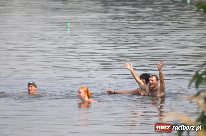 Zdjęcie w galerii na portalu naszraciborz.pl: Czy w Odrze można się kąpać? Śmiałków nie brakuje wiadomości z regionu