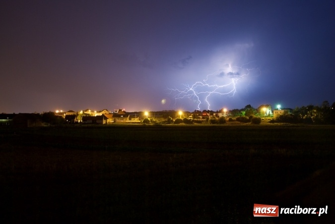 Zdjęcie w galerii na portalu naszraciborz.pl: Magiczne zdjęcia - burza nad Raciborzem wiadomości z regionu