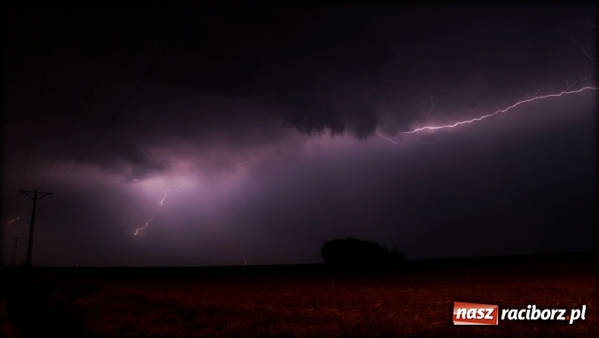 Zdjęcie w galerii na portalu naszraciborz.pl: Magiczne zdjęcia - burza nad Raciborzem wiadomości z regionu