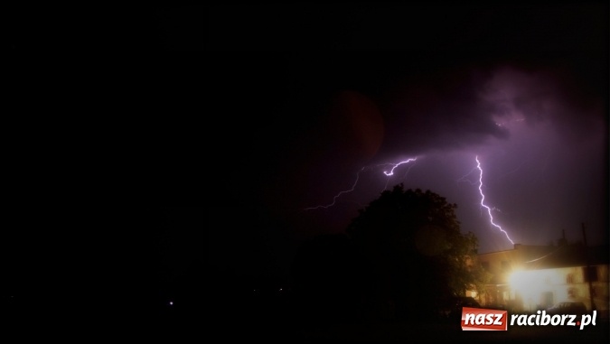 Zdjęcie w galerii na portalu naszraciborz.pl: Magiczne zdjęcia - burza nad Raciborzem wiadomości z regionu