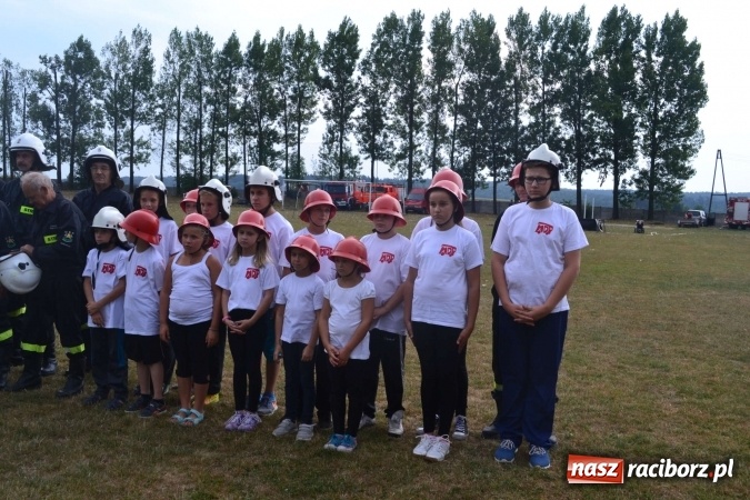 Zdjęcie w galerii na portalu naszraciborz.pl: Druhowie oldboje walczyli w Owsiszczach wiadomości z regionu