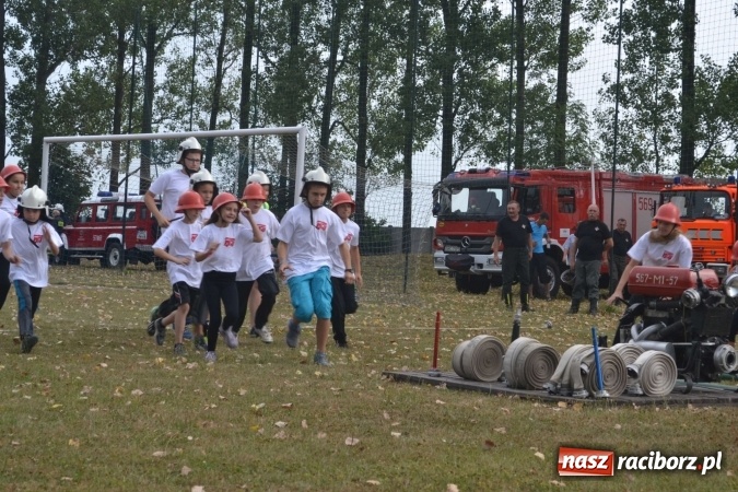 Zdjęcie w galerii na portalu naszraciborz.pl: Druhowie oldboje walczyli w Owsiszczach wiadomości z regionu