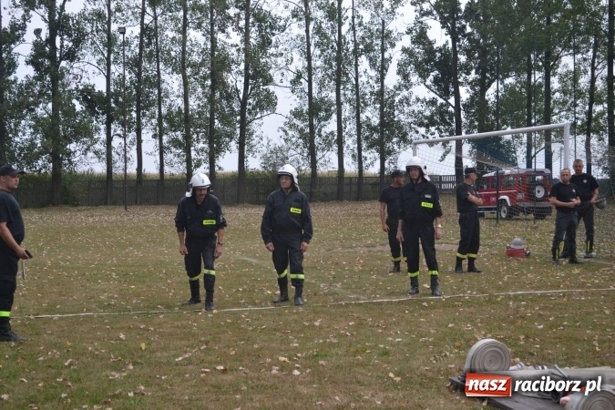 Zdjęcie w galerii na portalu naszraciborz.pl: Druhowie oldboje walczyli w Owsiszczach wiadomości z regionu