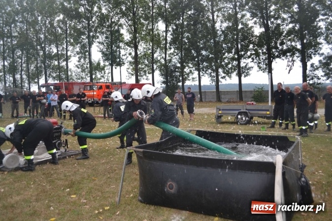 Zdjęcie w galerii na portalu naszraciborz.pl: Druhowie oldboje walczyli w Owsiszczach wiadomości z regionu