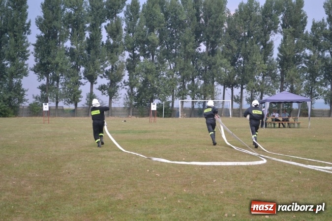 Zdjęcie w galerii na portalu naszraciborz.pl: Druhowie oldboje walczyli w Owsiszczach wiadomości z regionu