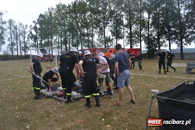 Zdjęcie w galerii na portalu naszraciborz.pl: Druhowie oldboje walczyli w Owsiszczach wiadomości z regionu