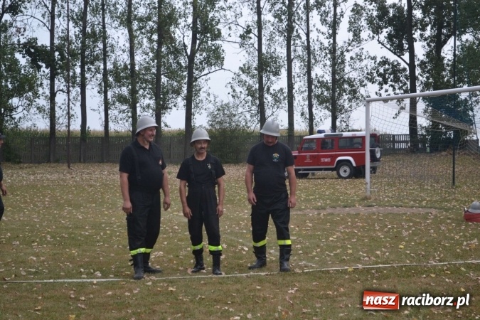 Zdjęcie w galerii na portalu naszraciborz.pl: Druhowie oldboje walczyli w Owsiszczach wiadomości z regionu