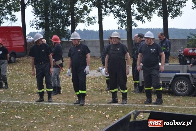 Zdjęcie w galerii na portalu naszraciborz.pl: Druhowie oldboje walczyli w Owsiszczach wiadomości z regionu