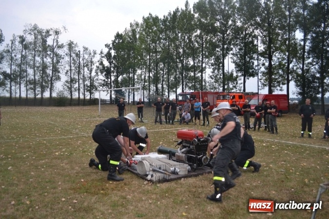 Zdjęcie w galerii na portalu naszraciborz.pl: Druhowie oldboje walczyli w Owsiszczach wiadomości z regionu