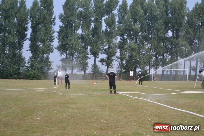 Zdjęcie w galerii na portalu naszraciborz.pl: Druhowie oldboje walczyli w Owsiszczach wiadomości z regionu
