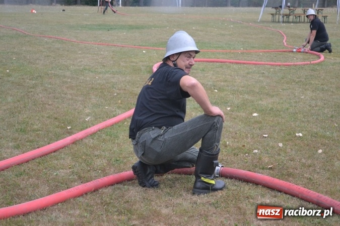 Zdjęcie w galerii na portalu naszraciborz.pl: Druhowie oldboje walczyli w Owsiszczach wiadomości z regionu