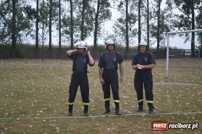 Zdjęcie w galerii na portalu naszraciborz.pl: Druhowie oldboje walczyli w Owsiszczach wiadomości z regionu