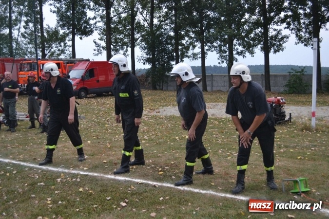 Zdjęcie w galerii na portalu naszraciborz.pl: Druhowie oldboje walczyli w Owsiszczach wiadomości z regionu