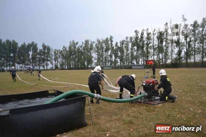 Zdjęcie w galerii na portalu naszraciborz.pl: Druhowie oldboje walczyli w Owsiszczach wiadomości z regionu