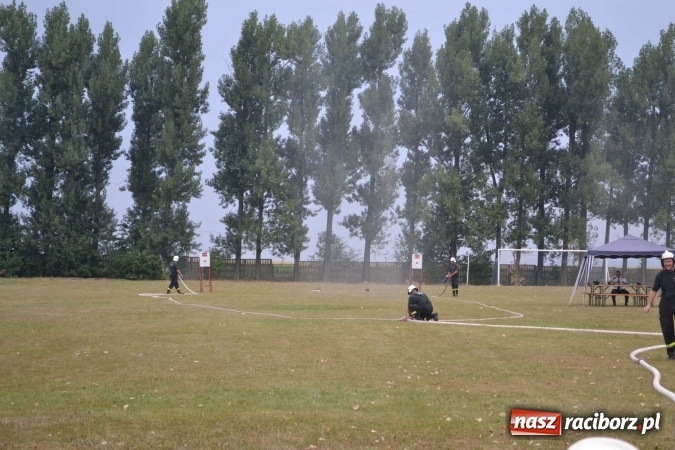 Zdjęcie w galerii na portalu naszraciborz.pl: Druhowie oldboje walczyli w Owsiszczach wiadomości z regionu
