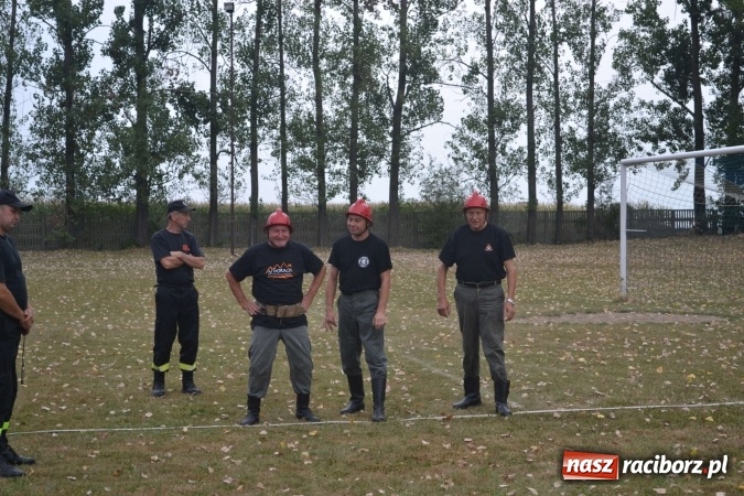 Zdjęcie w galerii na portalu naszraciborz.pl: Druhowie oldboje walczyli w Owsiszczach wiadomości z regionu