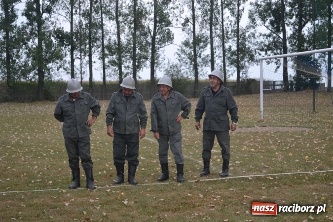 Zdjęcie w galerii na portalu naszraciborz.pl: Druhowie oldboje walczyli w Owsiszczach wiadomości z regionu