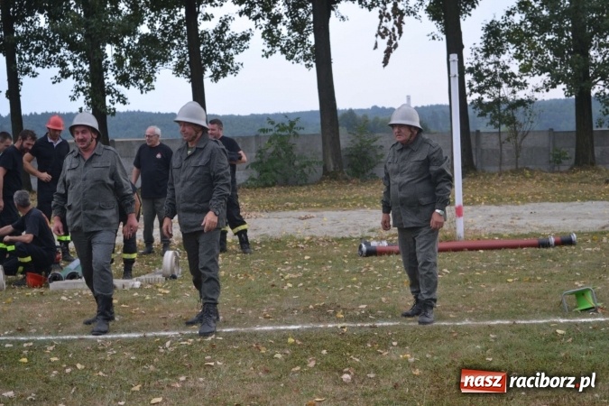 Zdjęcie w galerii na portalu naszraciborz.pl: Druhowie oldboje walczyli w Owsiszczach wiadomości z regionu