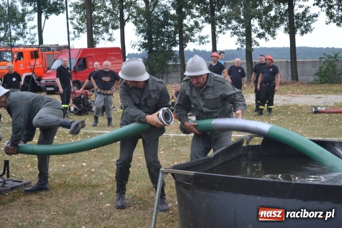 Zdjęcie w galerii na portalu naszraciborz.pl: Druhowie oldboje walczyli w Owsiszczach wiadomości z regionu