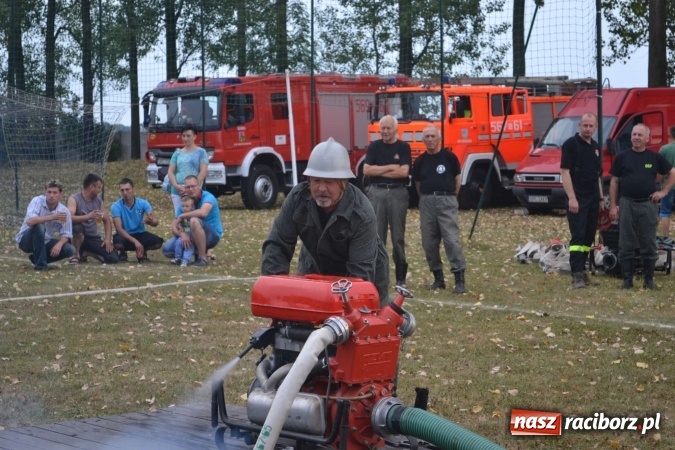 Zdjęcie w galerii na portalu naszraciborz.pl: Druhowie oldboje walczyli w Owsiszczach wiadomości z regionu