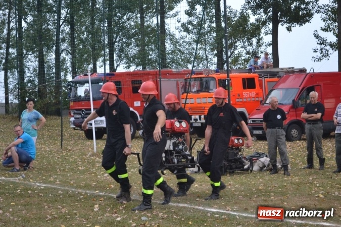 Zdjęcie w galerii na portalu naszraciborz.pl: Druhowie oldboje walczyli w Owsiszczach wiadomości z regionu