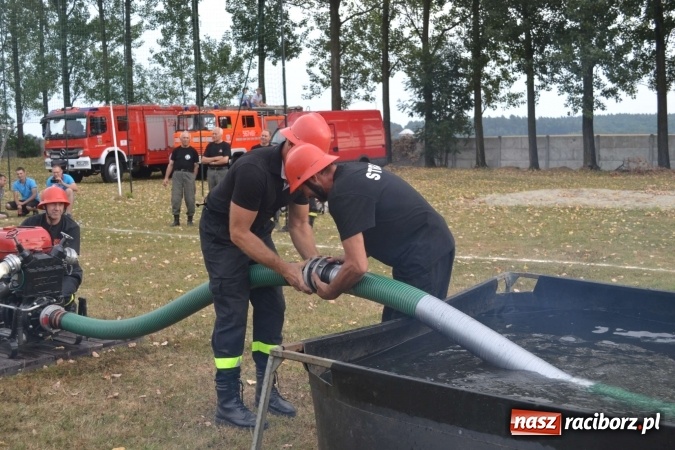 Zdjęcie w galerii na portalu naszraciborz.pl: Druhowie oldboje walczyli w Owsiszczach wiadomości z regionu