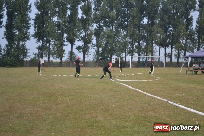 Zdjęcie w galerii na portalu naszraciborz.pl: Druhowie oldboje walczyli w Owsiszczach wiadomości z regionu